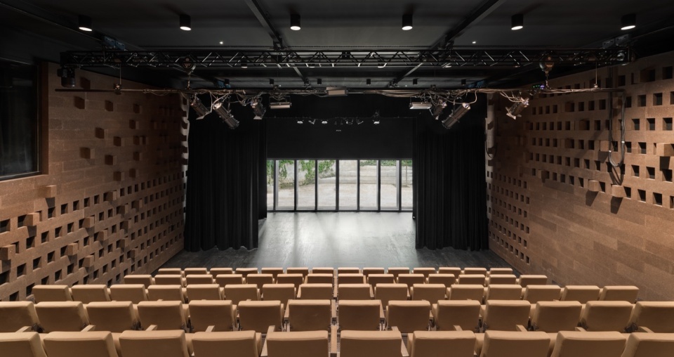 Cultural Centre in Bourg la Reine by Dominique Coulon Associes