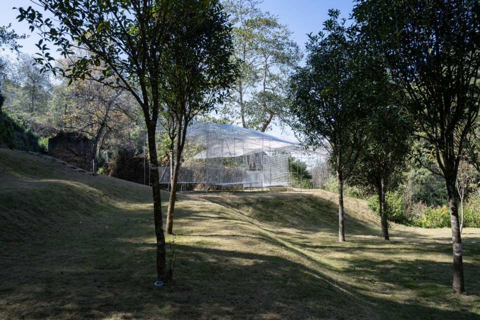 Dali Wuliang Mountain s Phoenix Feather Tea Pavilion by Kong Xiangwei Studio