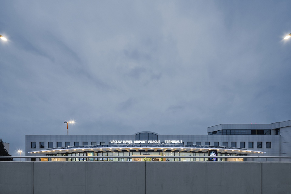 prague airport terminal 3 by ra15