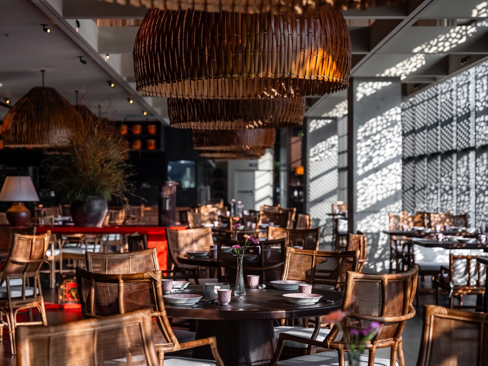 xiaorong garden classic sichuan restaurant by guo xin space design xian