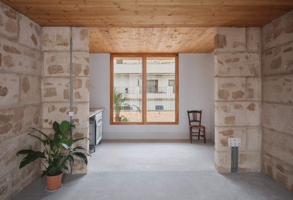 Social housing 2104 by HARQUITECTES