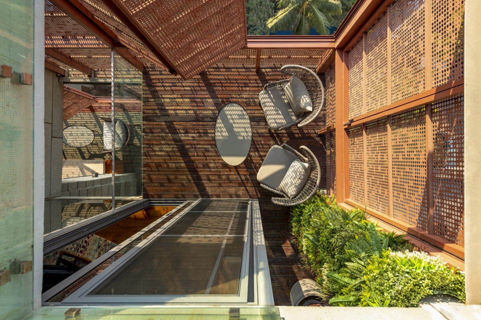 j house by malik architecture