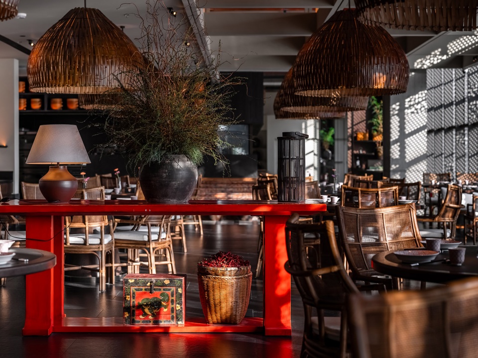 xiaorong garden classic sichuan restaurant by guo xin space design xian