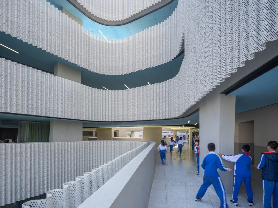 Cuizhu Foreign Language School by Studio Link Arc
