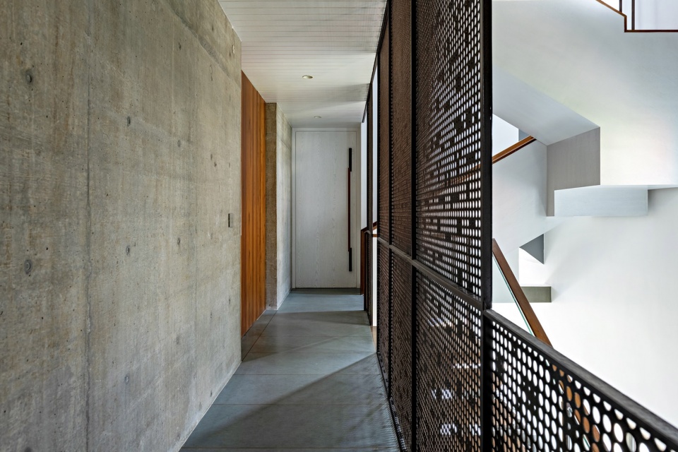 j house by malik architecture