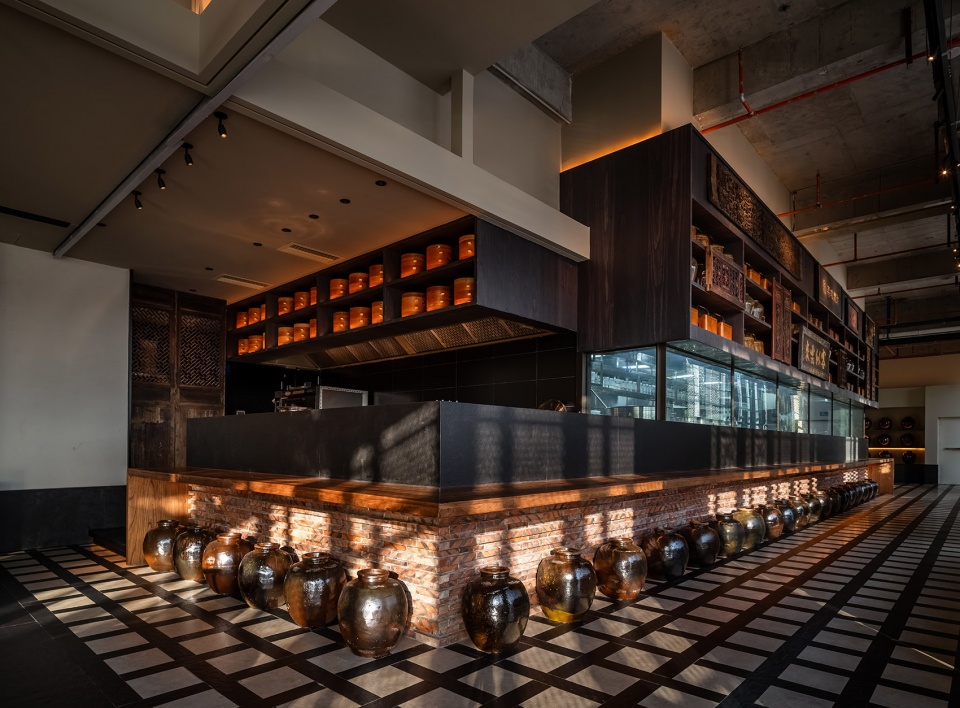 xiaorong garden classic sichuan restaurant by guo xin space design xian