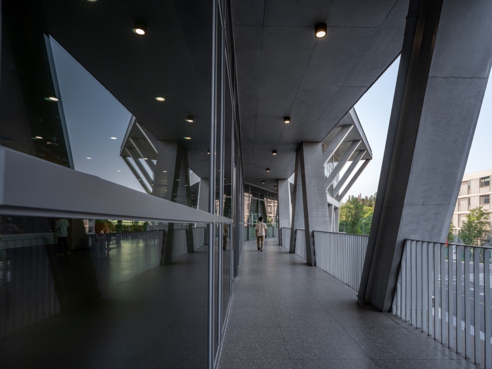 Xihua University Yibin Campus Phase Ⅱ by FCJZ