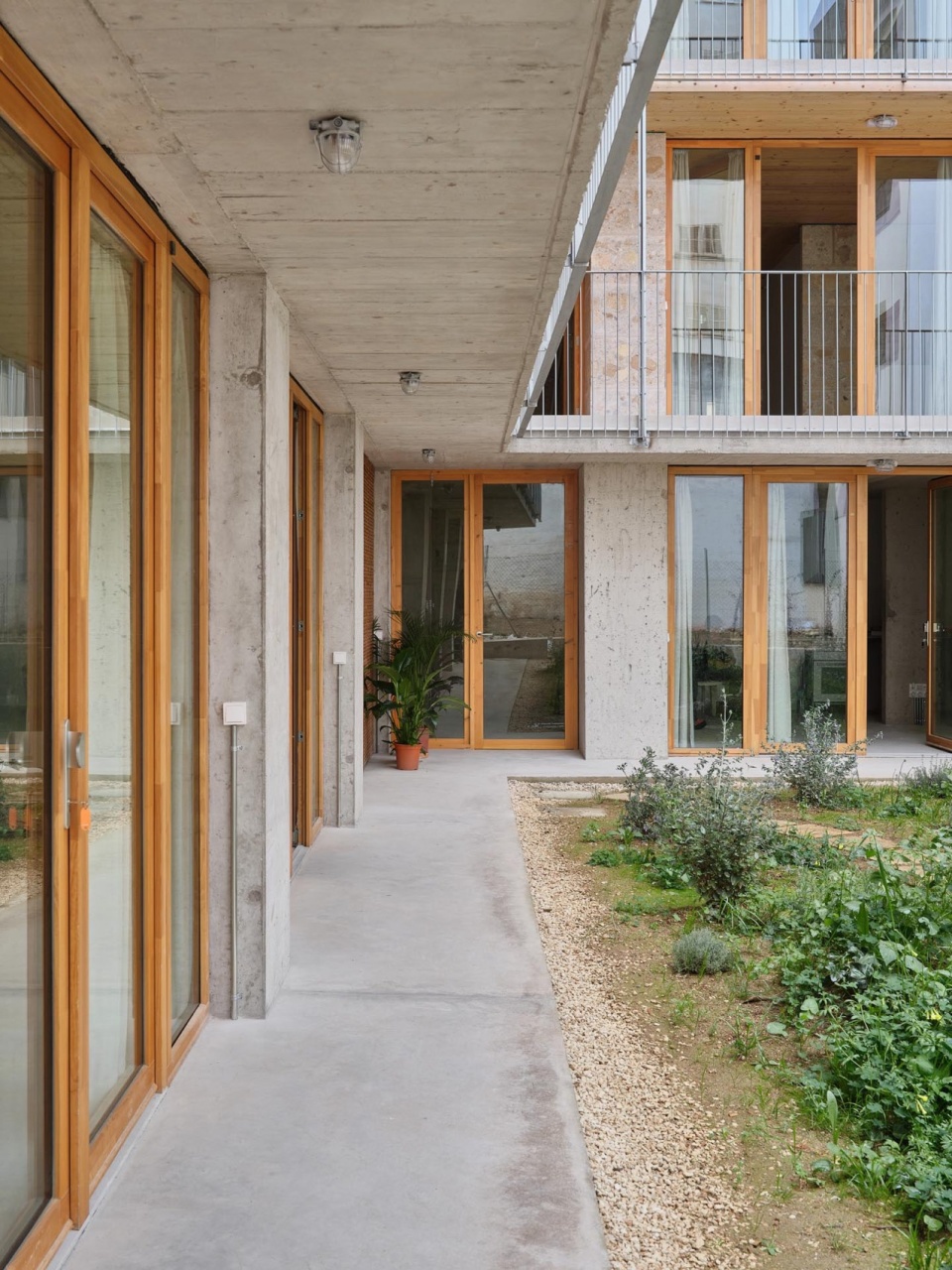 Social housing 2104 by HARQUITECTES