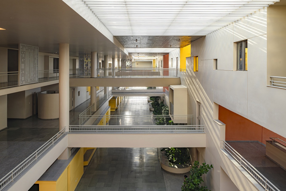 rainbow international school by spacefiction studio