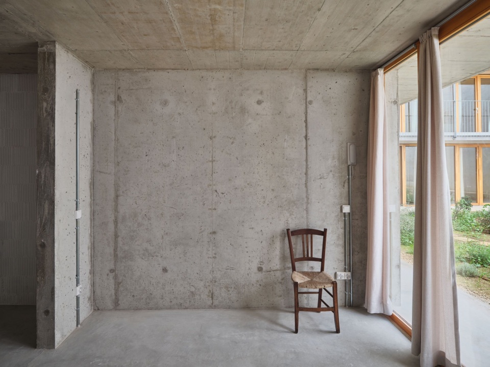 Social housing 2104 by HARQUITECTES