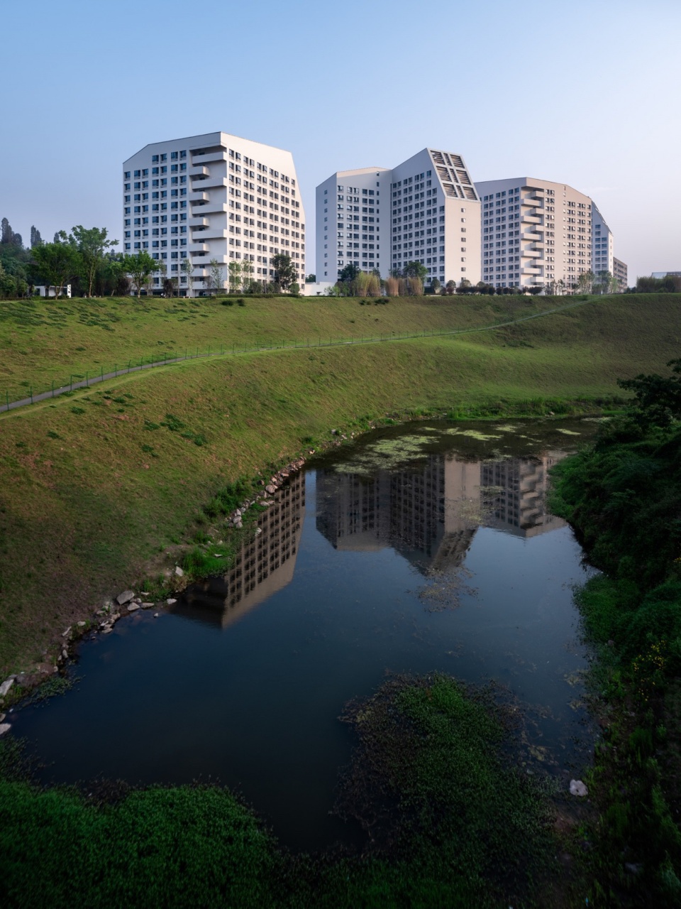 Xihua University Yibin Campus Phase Ⅱ by FCJZ