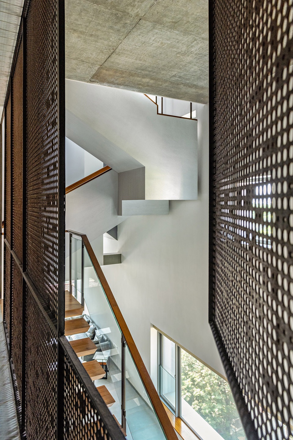 j house by malik architecture