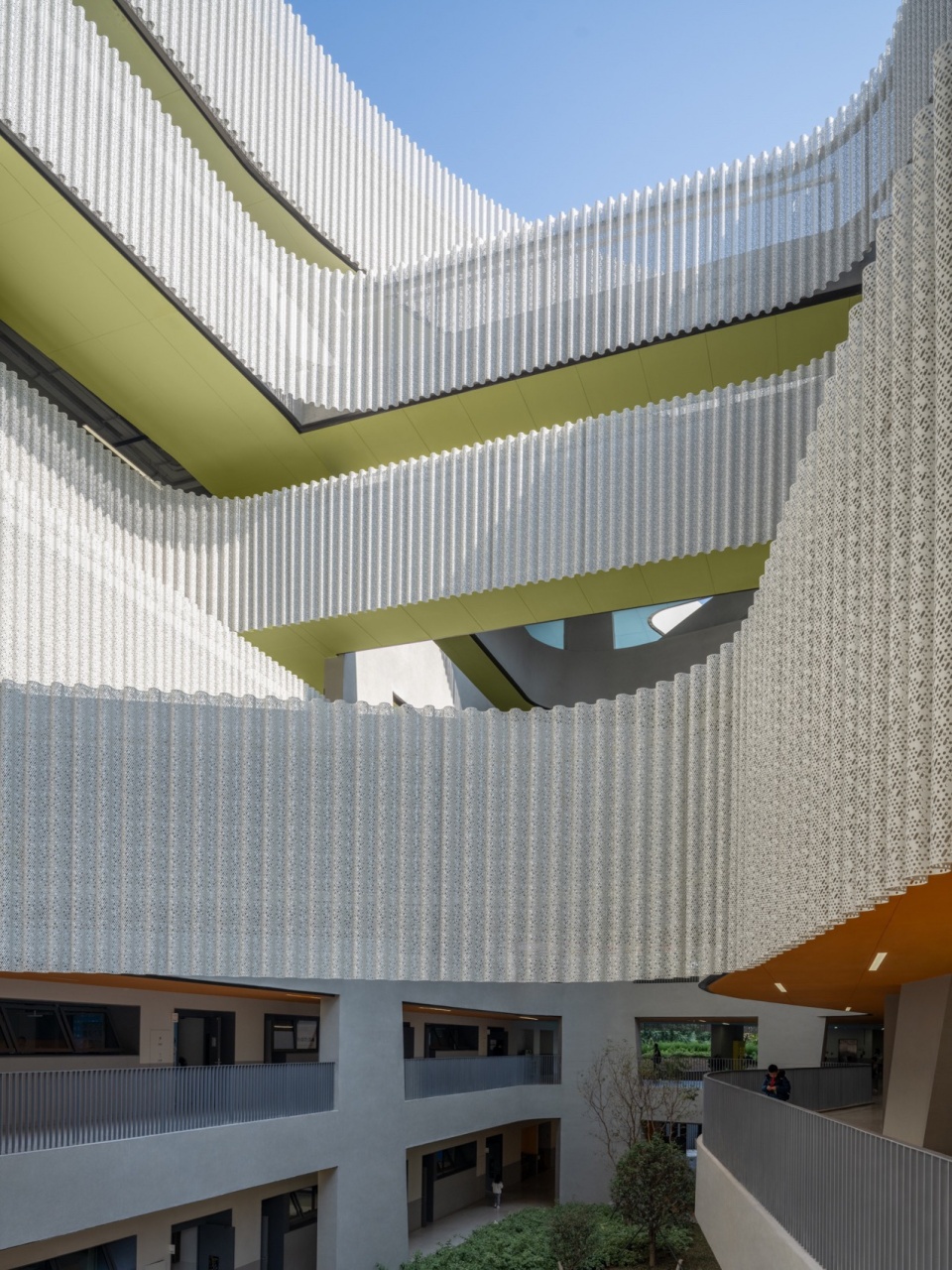 Cuizhu Foreign Language School by Studio Link Arc