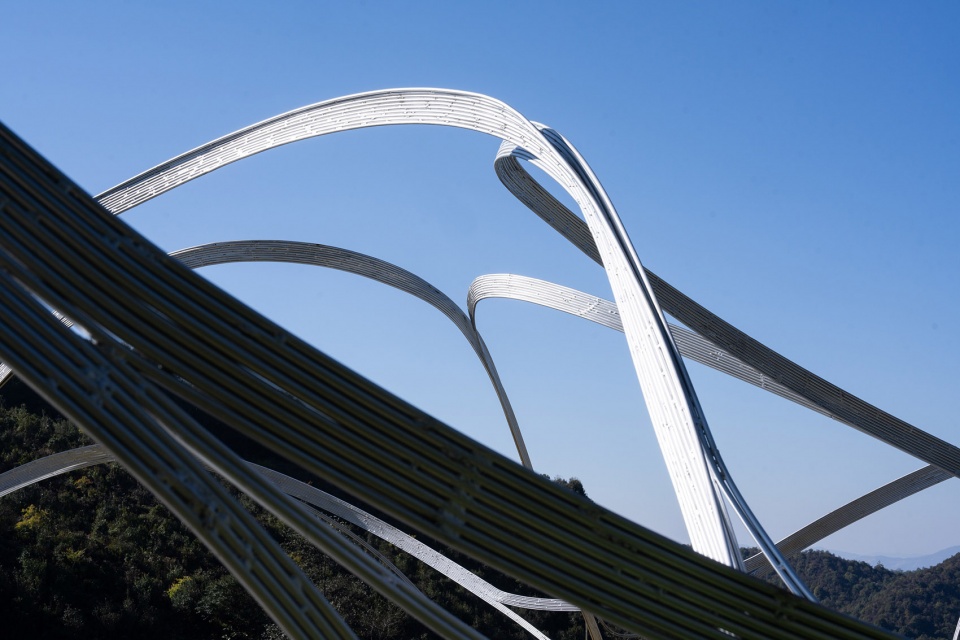 camellia theater on dali wuliangshan highland by kongxiangwei studio