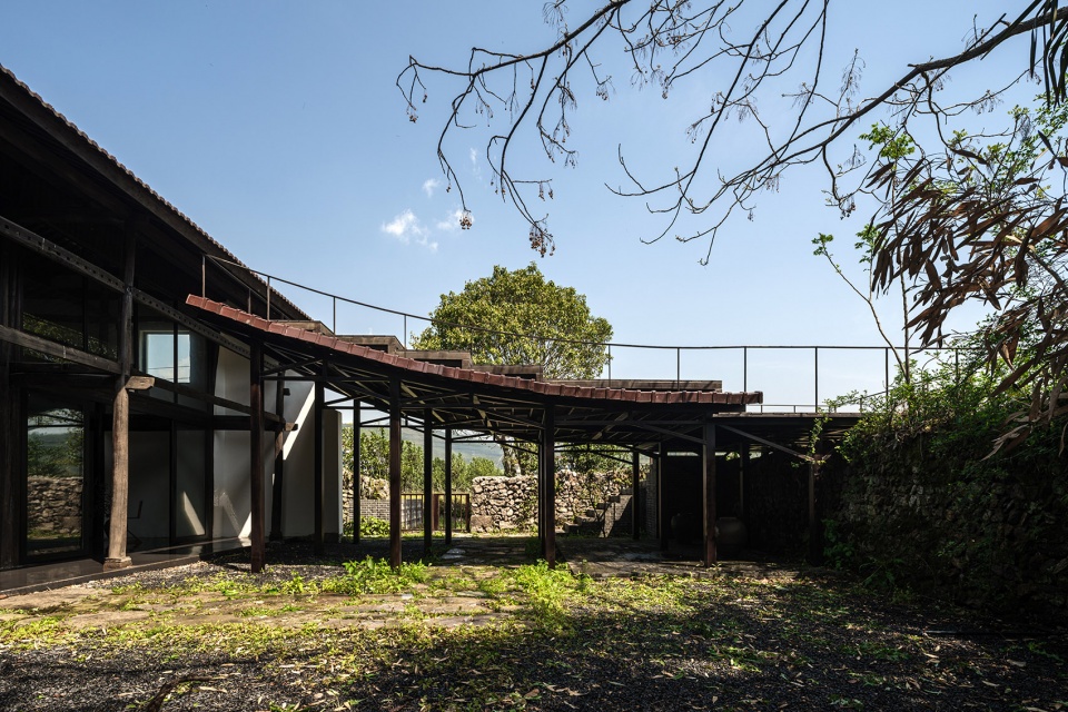 jiangxi village field study house by menjue architects