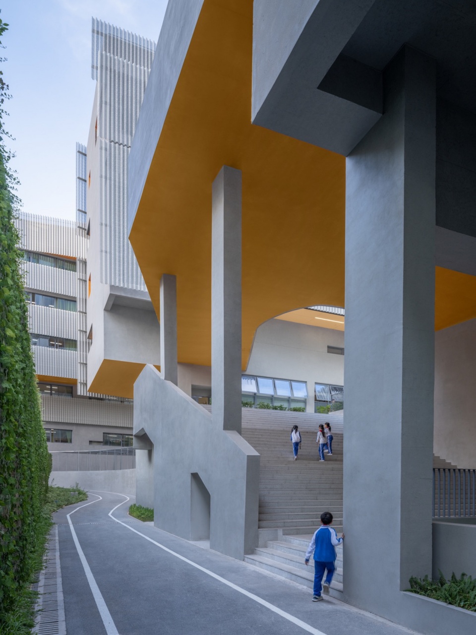 Cuizhu Foreign Language School by Studio Link Arc