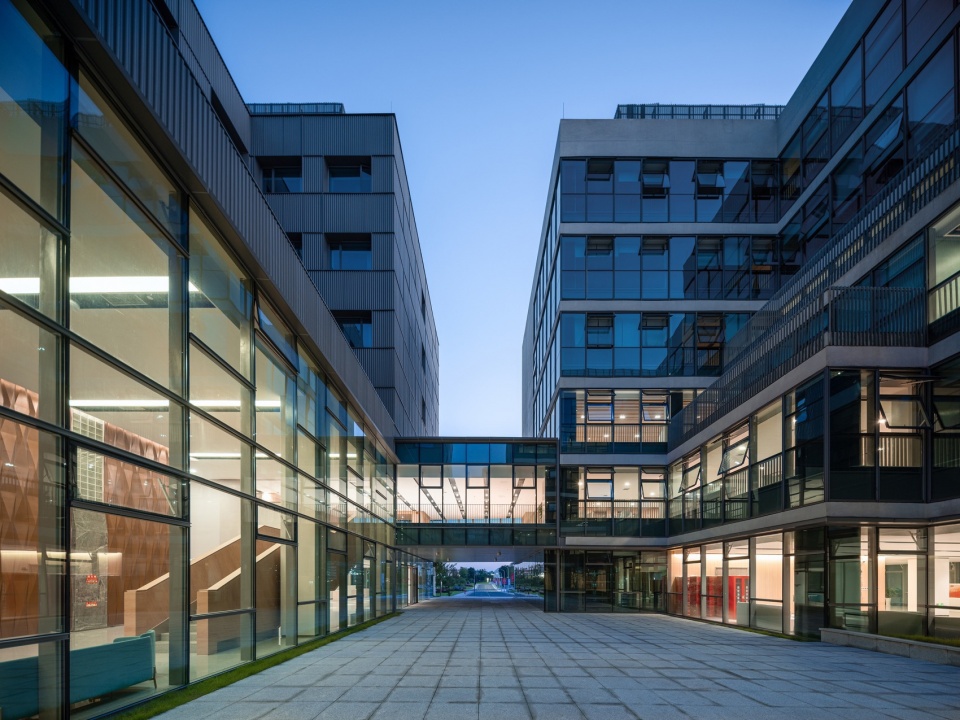 Xihua University Yibin Campus Phase Ⅱ by FCJZ