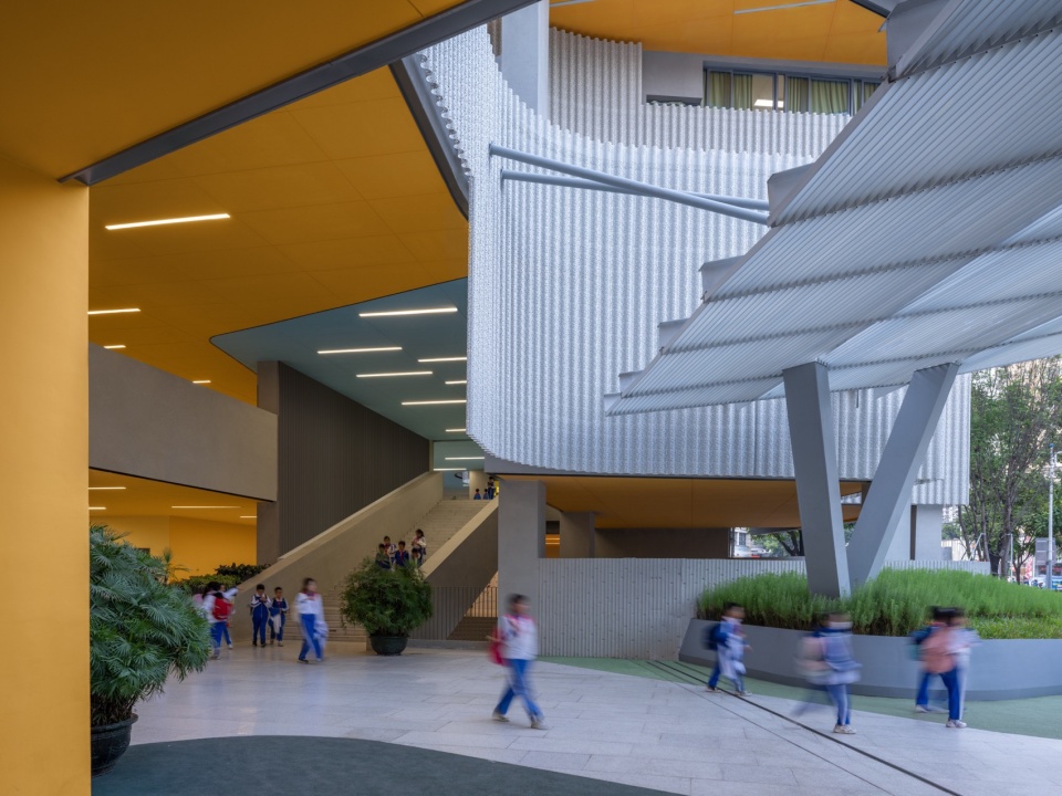 Cuizhu Foreign Language School by Studio Link Arc