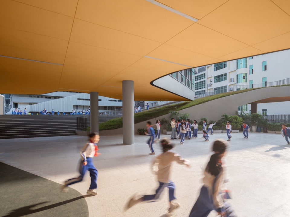 Cuizhu Foreign Language School by Studio Link Arc