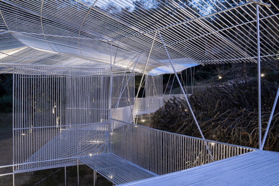 Dali Wuliang Mountain s Phoenix Feather Tea Pavilion by Kong Xiangwei Studio
