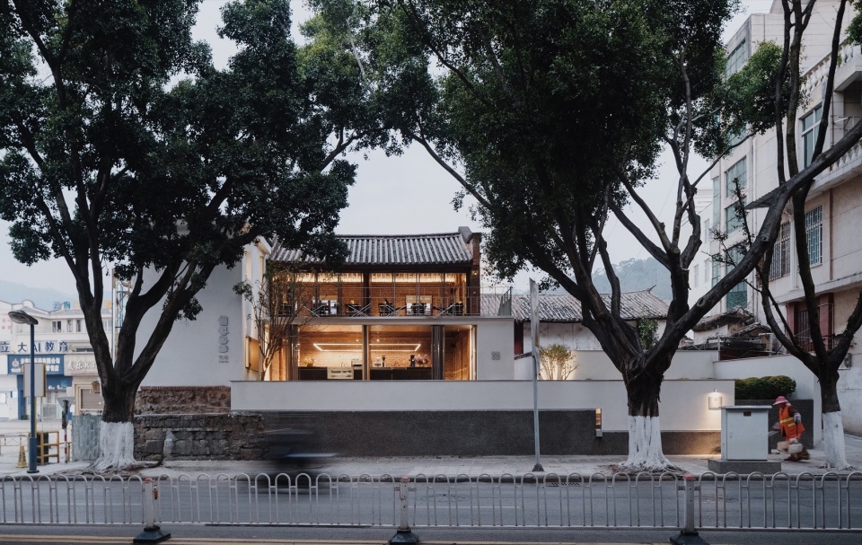 Scented Coffee Baoshan by No 10 Architects