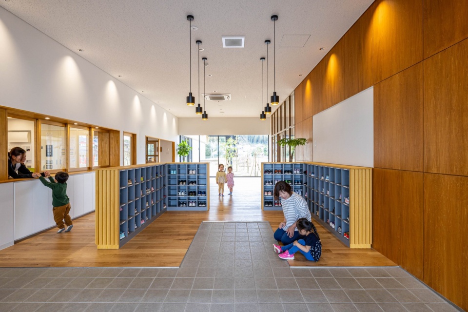 SG Kindergarten and Nursery by HIBINOSEKKEI Youji no Shiro KIDS DESIGN LABO