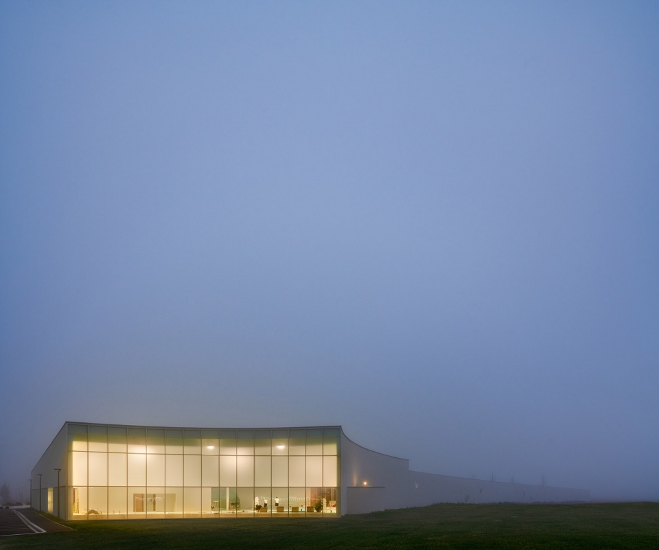 swimming pool complex in fondettes by dominique coulon associes