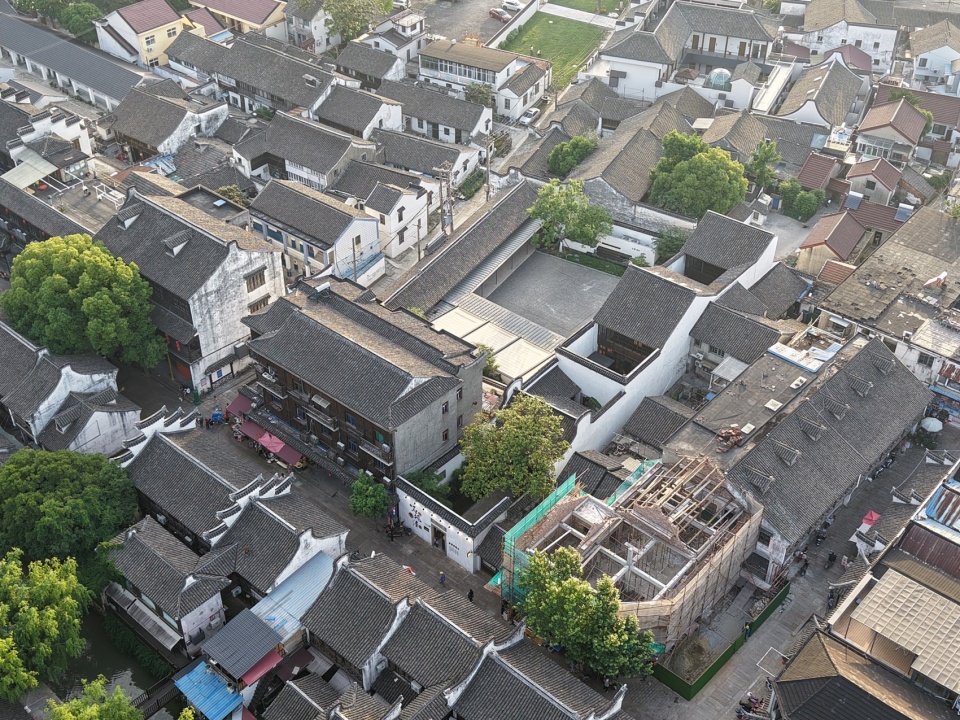 Shanghai Fengjing Town Duoyun Books