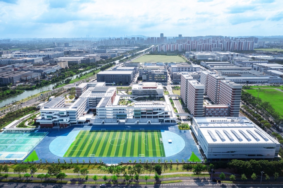 Wanshan Lake Campus of Tianyi Middle School by TJAD