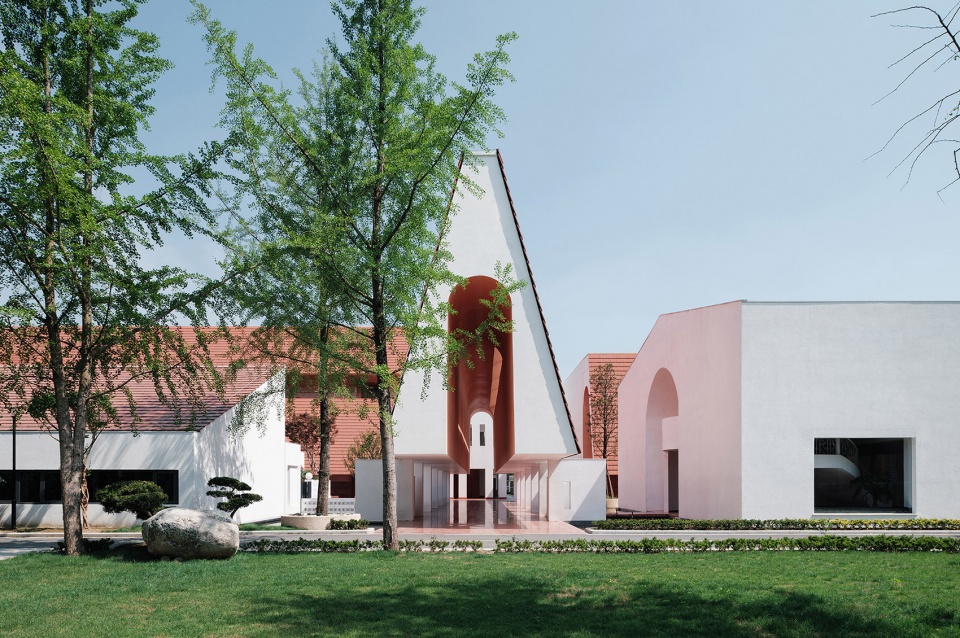 yongli red tile plaza by we arch