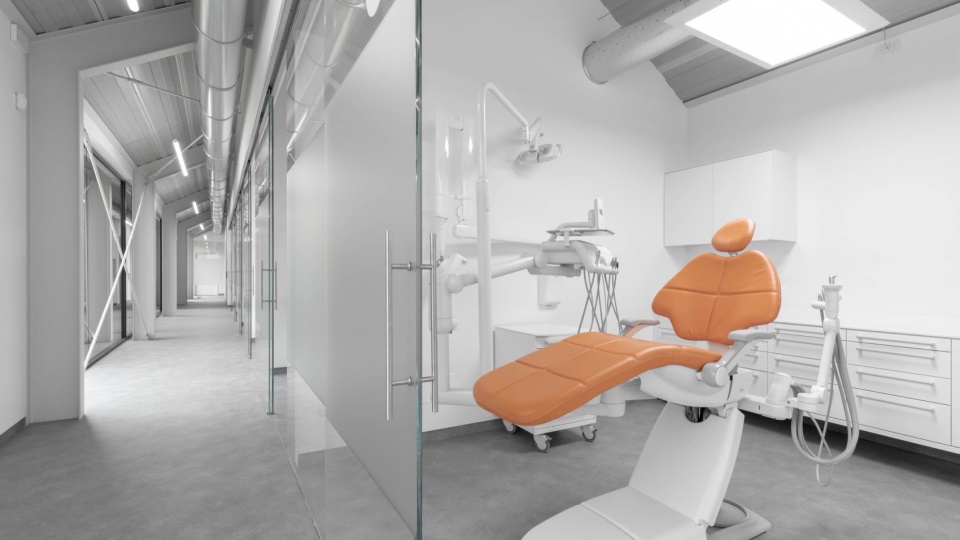 The Pisoni Dental Office by Studio Capitanio Architetti