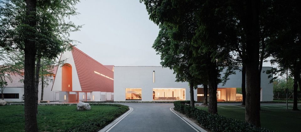 yongli red tile plaza by we arch