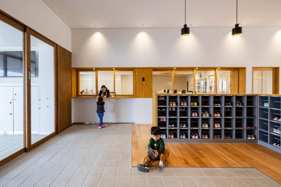 SG Kindergarten and Nursery by HIBINOSEKKEI Youji no Shiro KIDS DESIGN LABO
