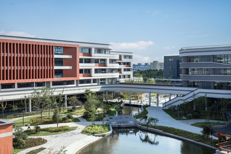 天一中学宛山湖校区，无锡/ 同济大学建筑设计研究院（集团）有限公司