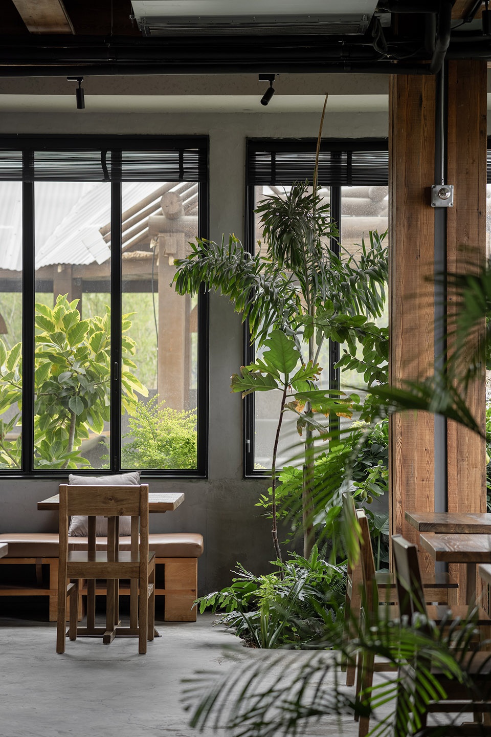 leban restaruant by mos design