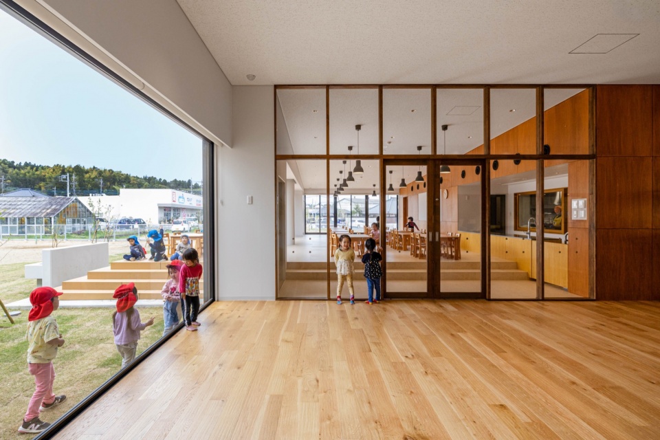 SG Kindergarten and Nursery by HIBINOSEKKEI Youji no Shiro KIDS DESIGN LABO