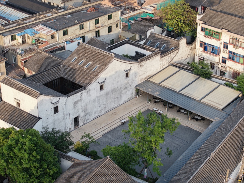 Shanghai Fengjing Town Duoyun Books