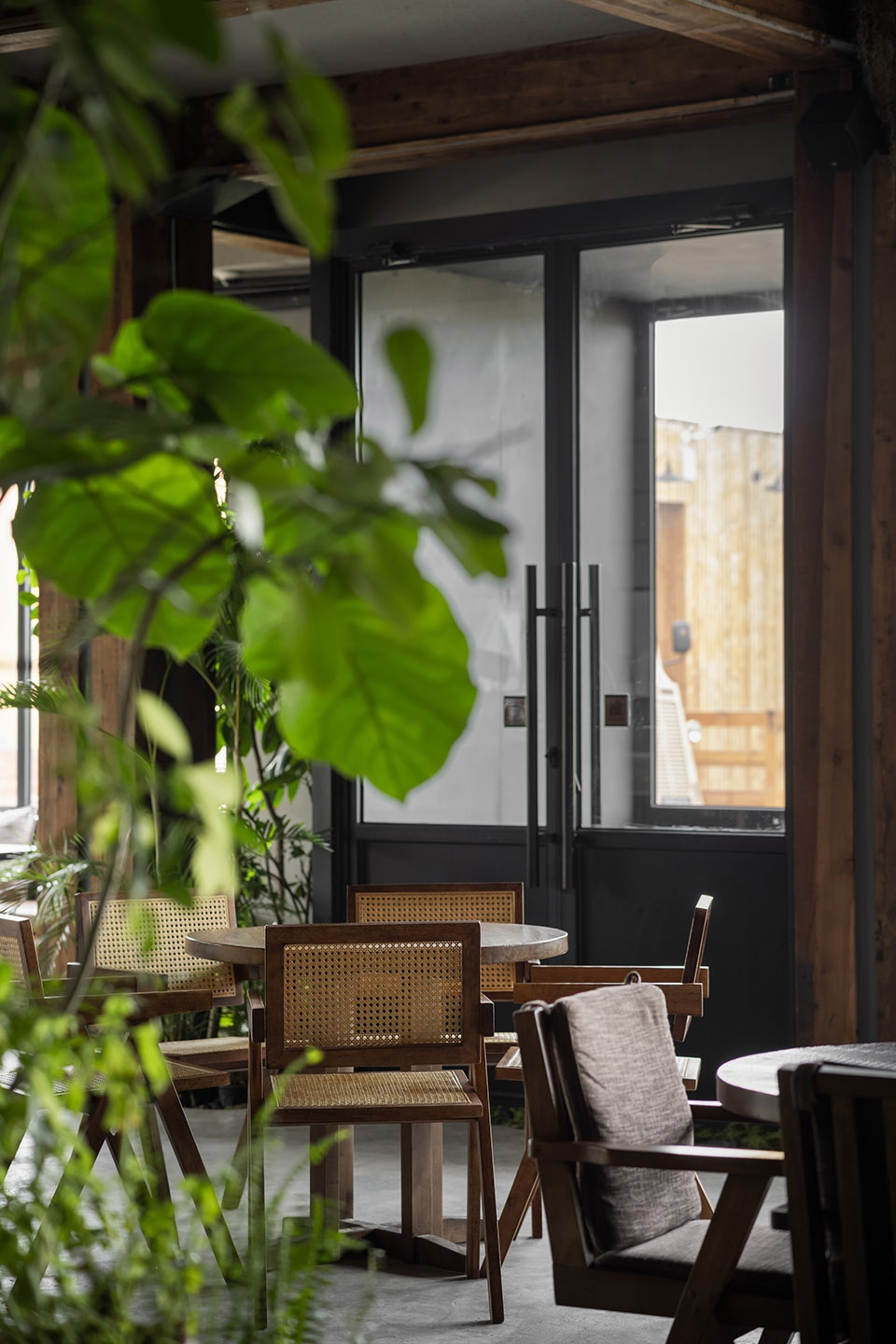 leban restaruant by mos design