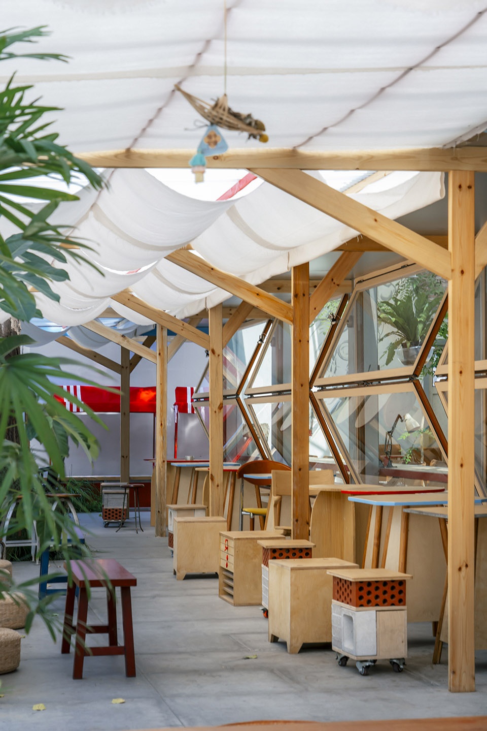 metal hands coffee youyi store by sa architects
