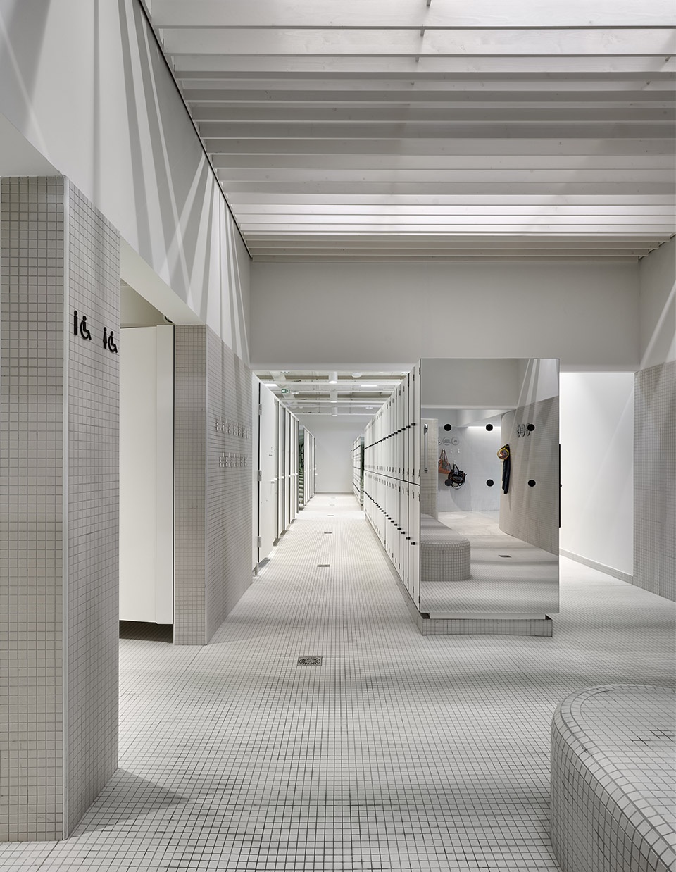 swimming pool complex in fondettes by dominique coulon associes