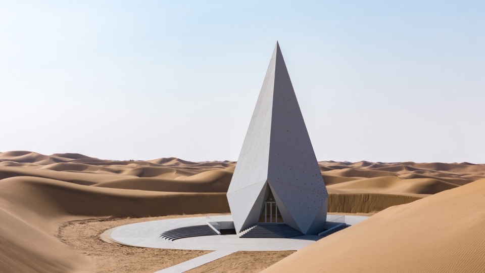 ZhongWei Desert Diamond Hotel by SHUISHI Micron Architects