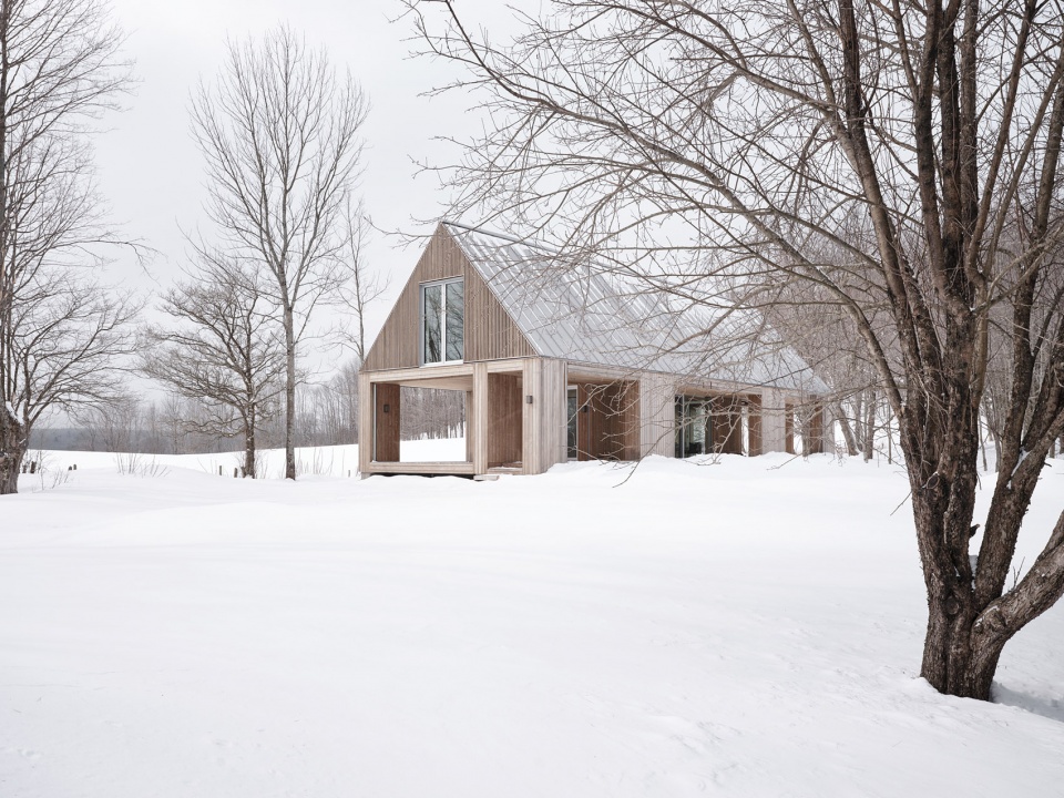 house on the pond by atelier echelle