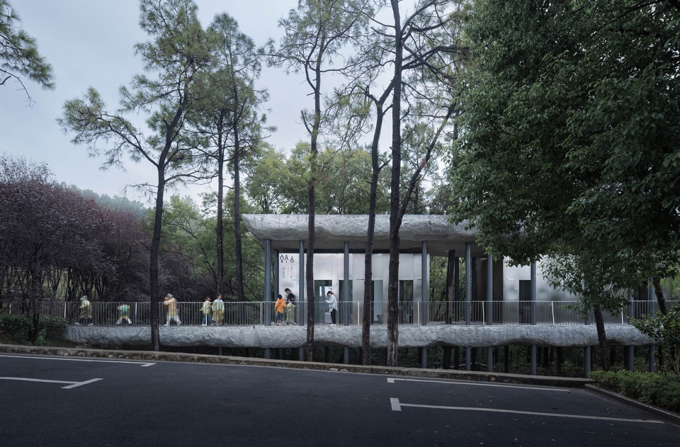 public restroom of nanjing sifang art district by wuwu atelier