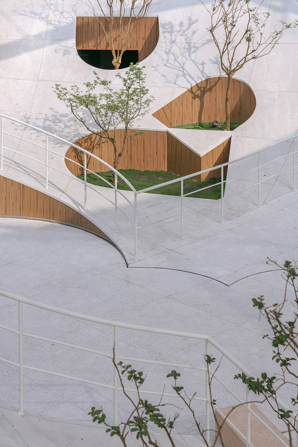 the floating courtyard by deep original lab