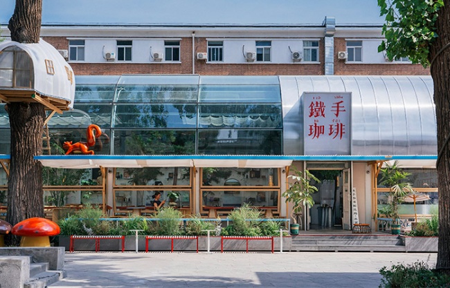 铁手咖啡友谊商店花园店，北京 / 申江海建筑事务所