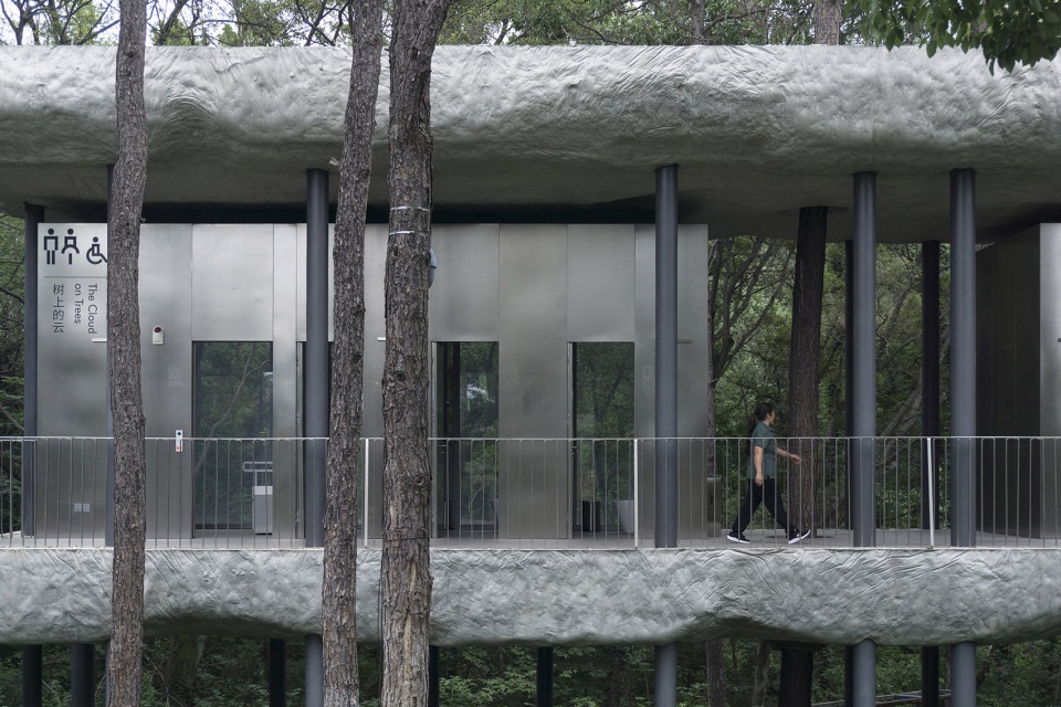 public restroom of nanjing sifang art district by wuwu atelier