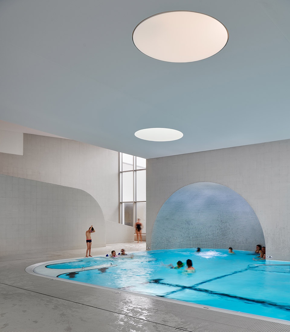 swimming pool complex in fondettes by dominique coulon associes