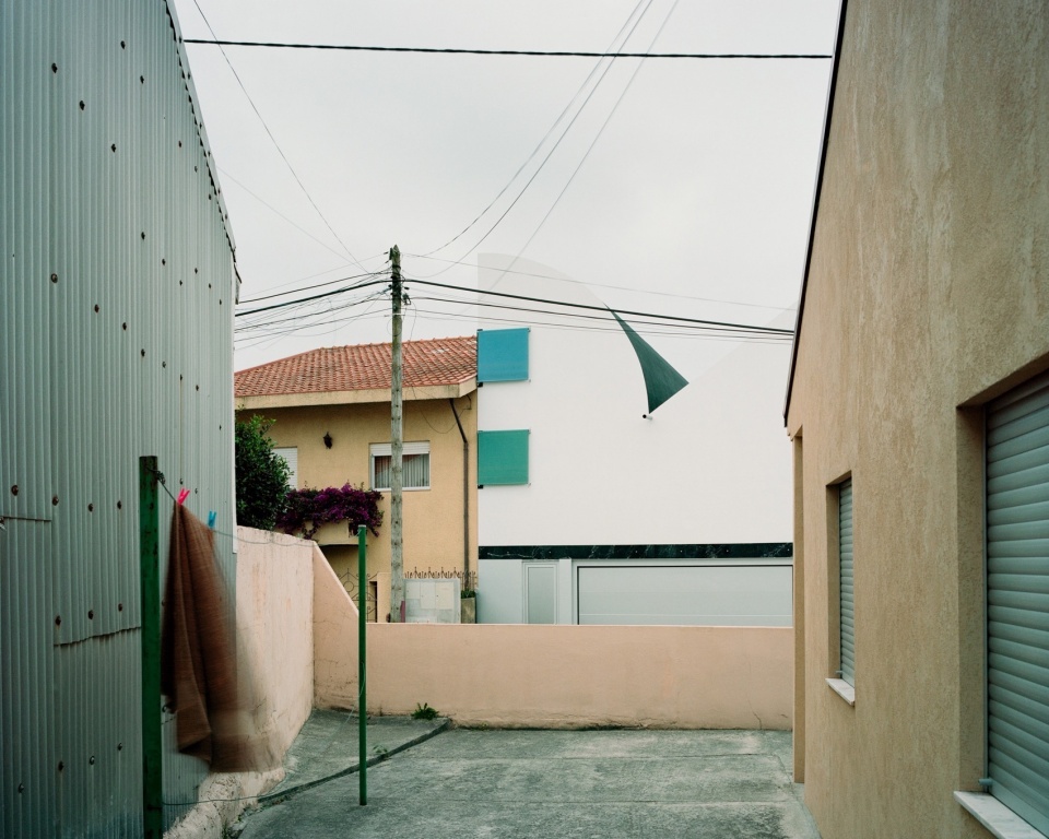 House with an inverted roof by fala