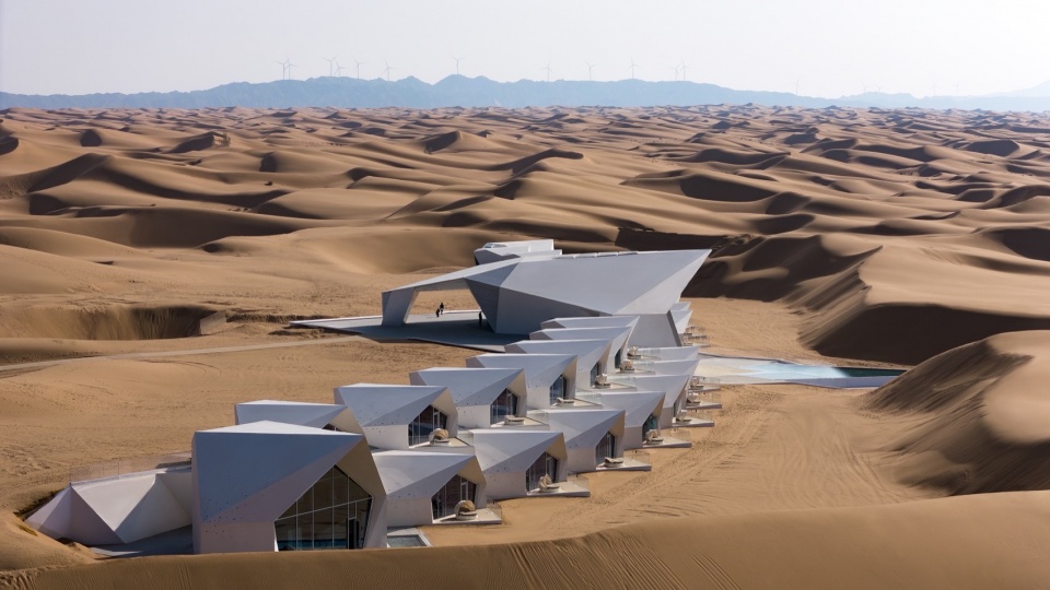 ZhongWei Desert Diamond Hotel by SHUISHI Micron Architects