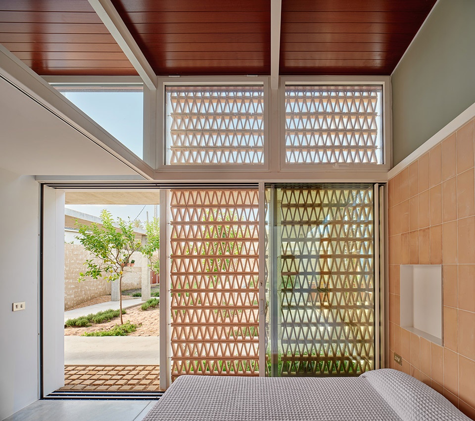 casa tres patis by twobo arquitectura